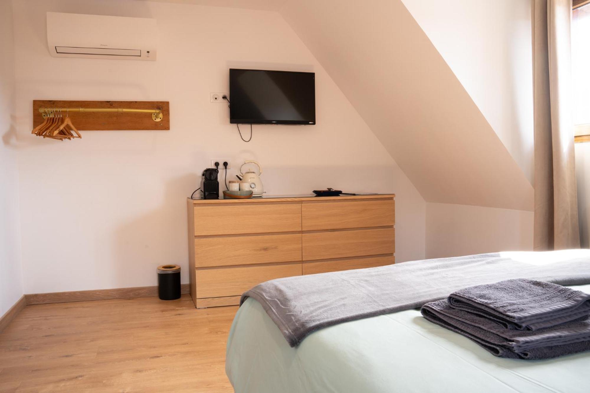 Chambre Rose Des Vents Eguisheim Exterior photo